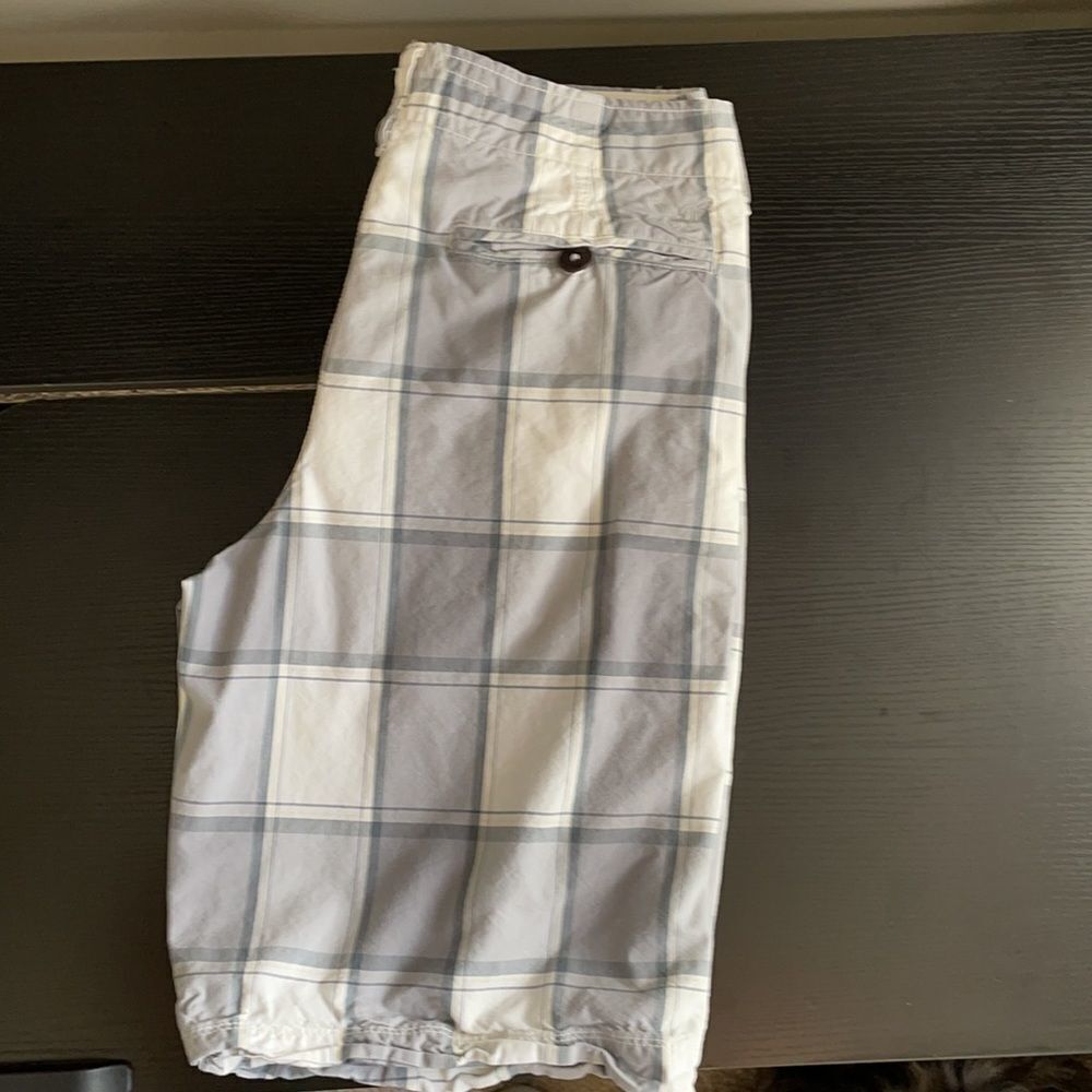 American Eagle Outfitters longer length short, 31 - Picture 5 of 7